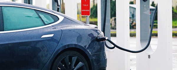 Elon Musk promete cobrir totalmente Europa com Superchargers em 2019