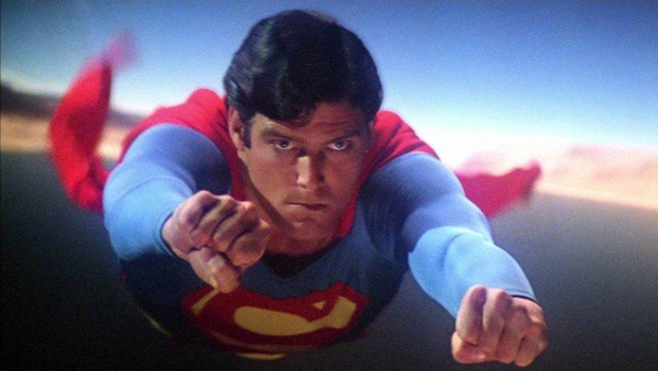 Superman volta aos cinemas 40 anos depois do lançamento