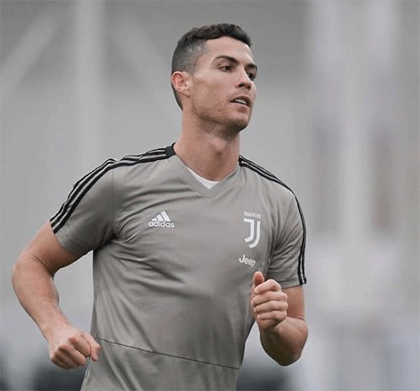 Acusado de estupro, Cristiano Ronaldo fará exame de DNA