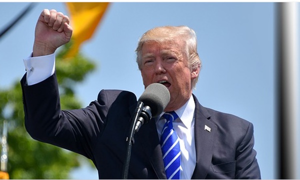 Donald Trump elogia Bolsonara dizendo que ele é o