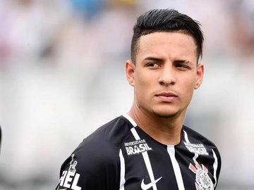Guilherme Arana foi vendido por 10 milhões de euros no fim de 2017