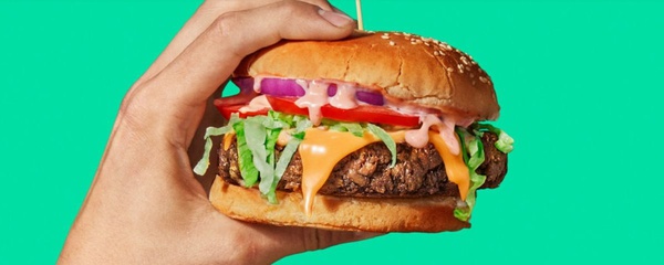 Hambúrguer de “carne sem carne” ganha nova versão sem glúten