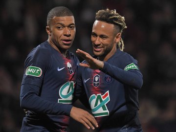 Neymar estreia em 2019 com gol, e PSG passa fácil na Copa da França