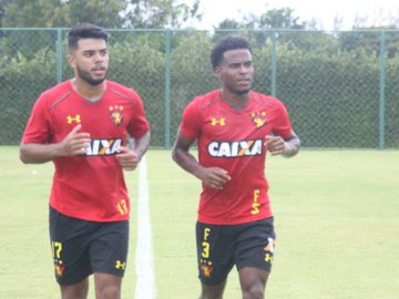 Os dois jogadores foram contratados junto ao Botafogo