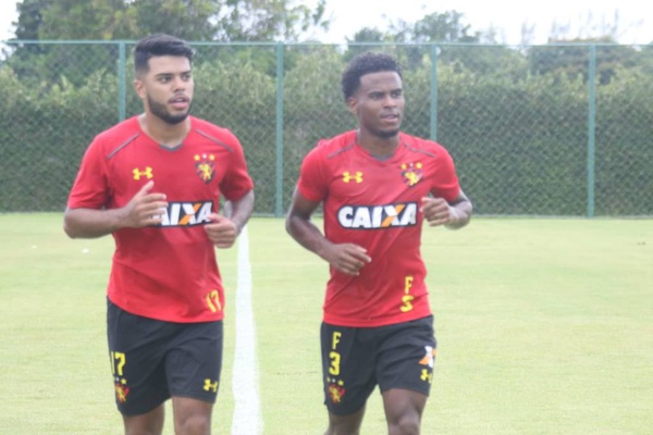 Os dois jogadores foram contratados junto ao Botafogo