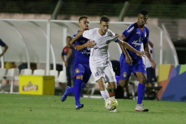 Santos leva virada do São Caetano e se complica na Copinha