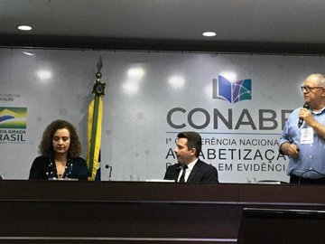 Alfabetização de Teresina é exibida como modelo em conferência nacional