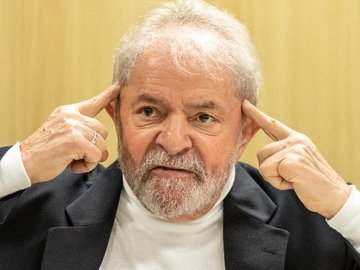 Ex-presidente Luis Inácio Lula da Silva concede entrevista na Polícia Federal, em Curitiba