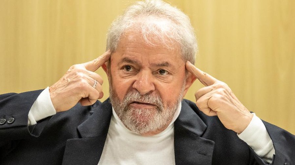 Ex-presidente Luis Inácio Lula da Silva concede entrevista na Polícia Federal, em Curitiba