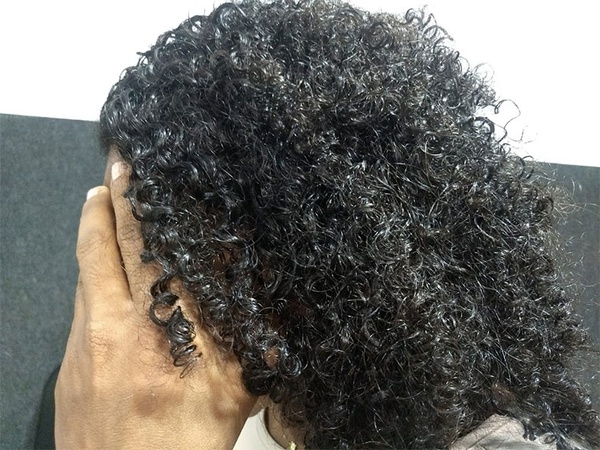 Cinco mulheres são processadas por cortar à força o cabelo de menina negra