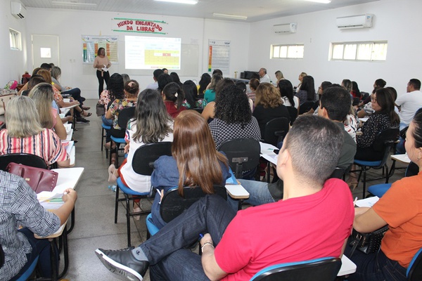 Diretores se reúnem no 6ª encontro do Alfabetiza Teresina