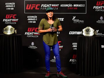 Amanda Nunes espera defender cinturão dos galos em luta com Holly Holm