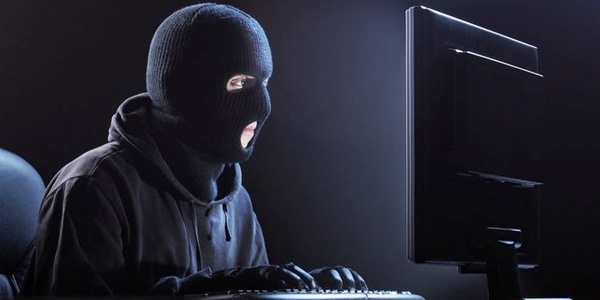 Hackers que espalhavam emails sobre ameaças de bombas em escolas são presos