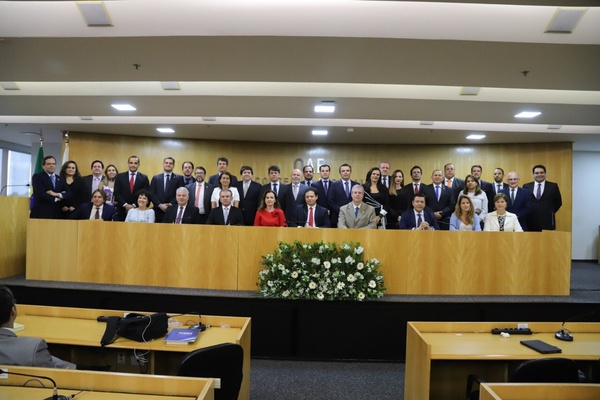 Procurador Geral do Maranhão, ao centro, com os demais procuradores-gerais de Estado do Brasil