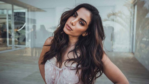 Anitta lança nova música trilíngue, em parceria com Rita Ora e Sofia Reyes