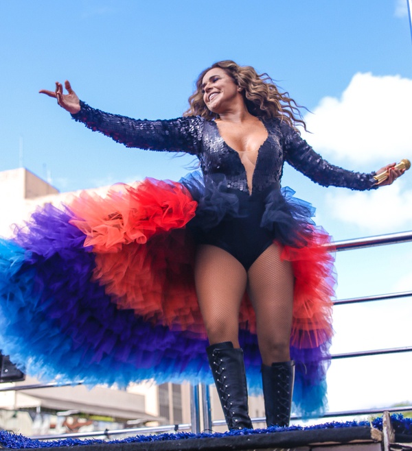 Daniela Mercury encerra o Carnaval paulistano com o trio Pipoca da Rainha