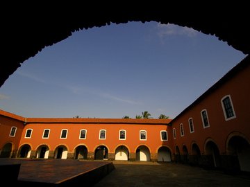 FMRB e Semcas realizam ação para mulheres no Convento das Mercês