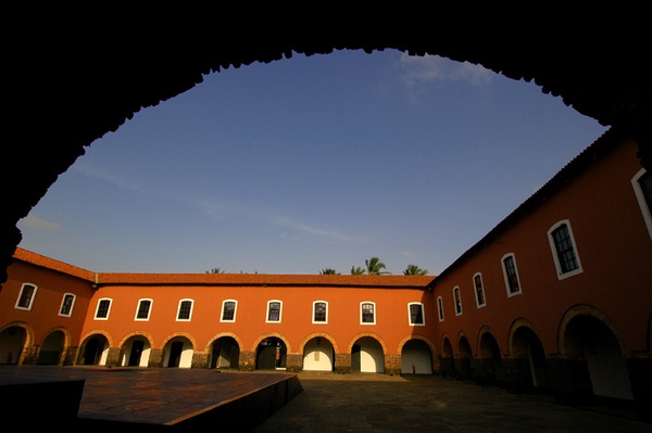 FMRB e Semcas realizam ação para mulheres no Convento das Mercês