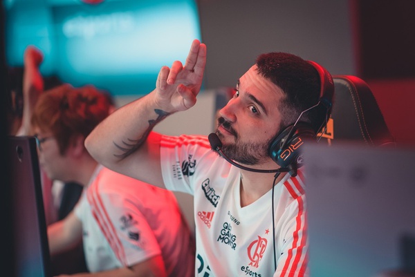 Supersemana do CBLoL pode trazer a classificação antecipada às semifinais para o Flamengo, de brTT