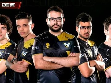 Team oNe avança à semifinal e vai enfrentar a RED Canids