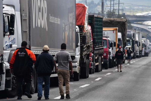 Caminhoneiros mostraram força ao pressionar o governo contra aumento do dísel