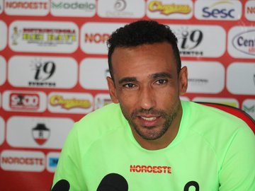 Eduardo, atacante do River-PI