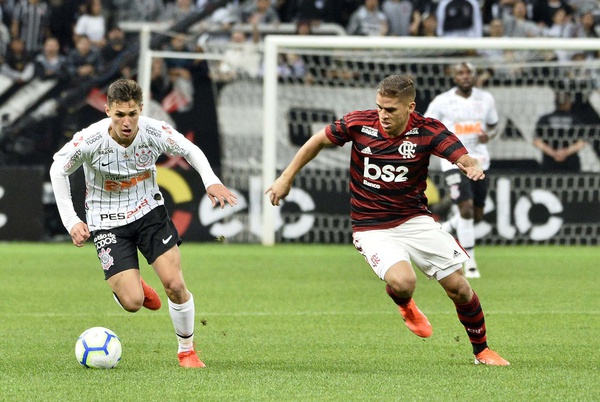 Cuellar marca Matheus Vital: volante e Rodrigo Caio foram os melhores em campo