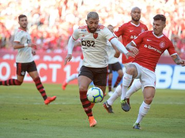 Flamengo: Trocas de posições tem deixado o time sem uma identidade e gerado insatisfação