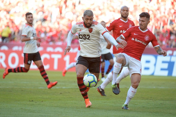 Flamengo: Trocas de posições tem deixado o time sem uma identidade e gerado insatisfação