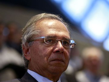 Guedes diz que se aposenta e deixa o país caso reforma não seja aprovada