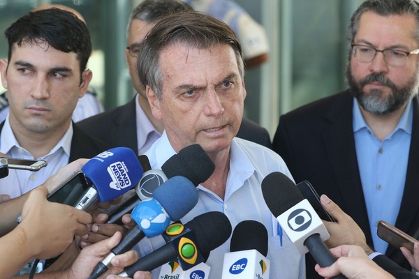 Presidente Bolsonaro e ministros avaliam reflexos da crise venezuelana.