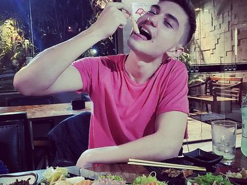 Reativo provoca Shrimp em foto