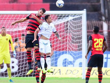 Sport e Figueirense empatam sem gols na Ilha do Retiro