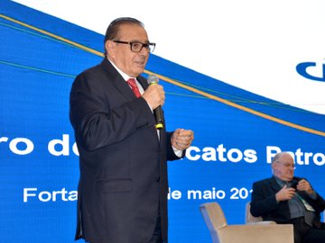 Valdeci Cavalcante apresenta painel no 35º Congresso Nacional de Sindicatos Empresariais