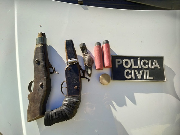 Armas apreendidas pela Polícia Civil durante a operação