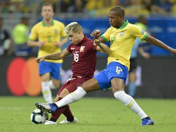 Brasil tem três gols anulados e só empata com a Venezuela em Salvador
