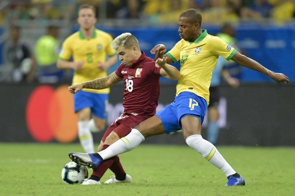 Brasil tem três gols anulados e só empata com a Venezuela em Salvador