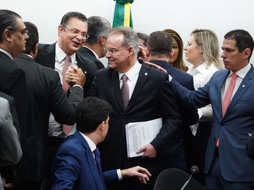 Leitura pode terminar à noite ou até amanhã