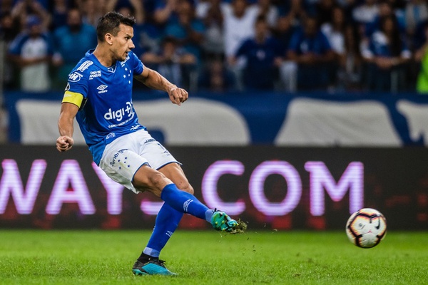 Henrique perdeu primeiro pênalti do Cruzeiro em disputa com River Plate na noite desta terça-feira