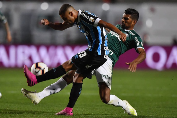 Palmeiras toma virada do Grêmio e cai nas quartas da Libertadores