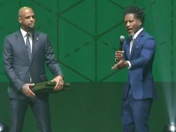 Suspenso, Felipe Melo vai à festa do Palmeiras e afirma que encontrou “amor” no clube