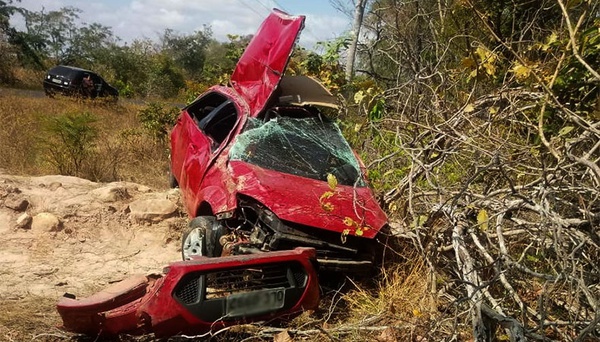 Acidente mata estudante de 21 anos e deixa três feridos na PI-221