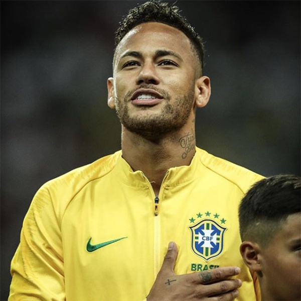 Com Neymar só no 2º tempo, Brasil joga mal