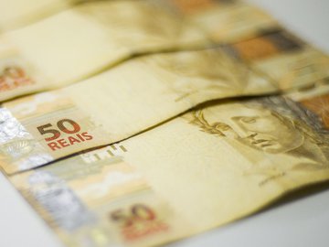 Bancos não poderão cobrar taxas superiores a 8% ao mês