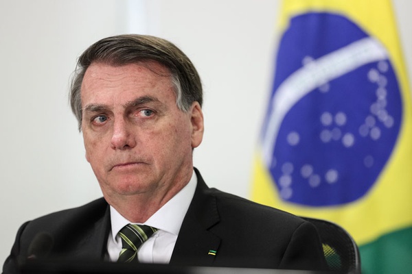 Bolsonaro diz que Anvisa não vai correr para liberar vacina