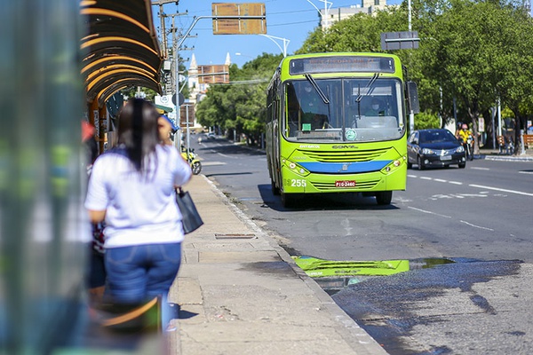 Começa greve de ônibus em Teresina e Strans cadastra ônibus alternativos