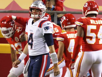Em partida adiada após casos de coronavírus nas duas equipes, Kansas City conta com ótima atuação do seu quarterback e triunfa por 26 a 10. Foi a 2ª derrota do New England na temporada
