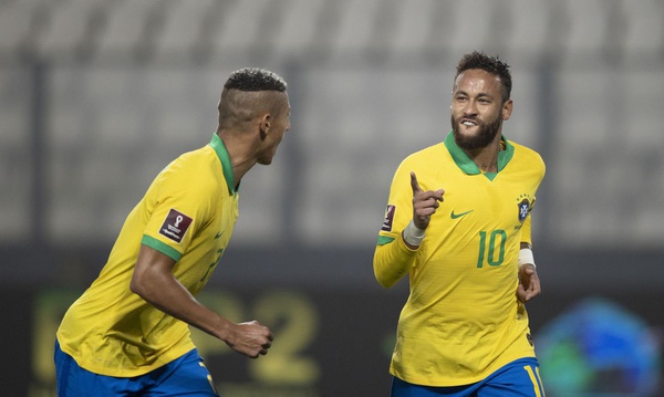 Em partida difícil, camisa 10 resolve para o Brasil