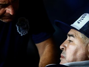 Diego Armando Maradona é atualmente técnico do Gimnasia de La Plata
