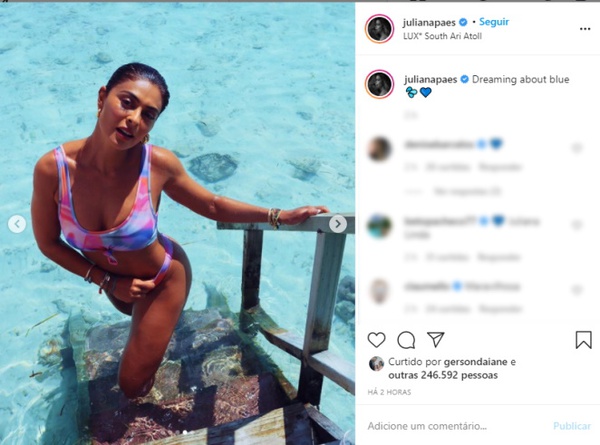 Juliana Paes hipnotiza no azul das Maldivas